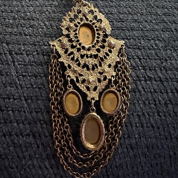 Vintage 1970’s necklace 13 green stones gold chain with matching earrings - Picture 12 of 14